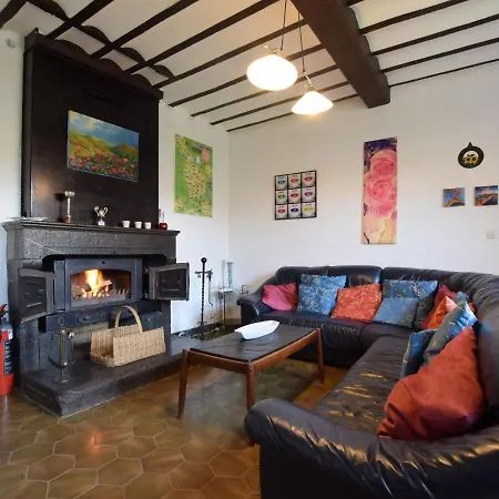 Monumental Holiday Home In Hotton Near Forest 度假居 霍顿