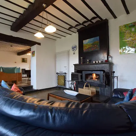 Monumental Holiday Home In Hotton Near Forest 度假居 *
