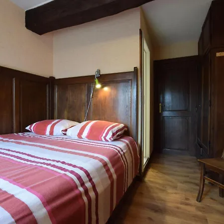 Monumental Holiday Home In Hotton Near Forest *