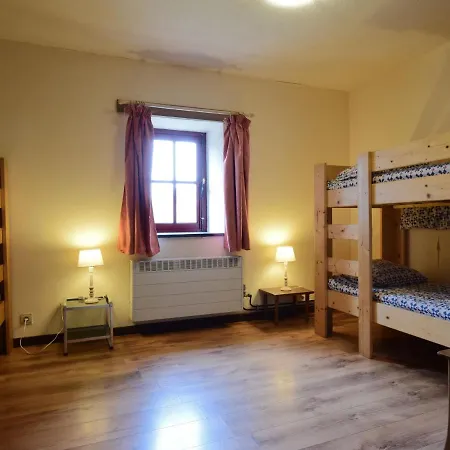 Dom wakacyjny Monumental Holiday Home In Hotton Near Forest Hotton