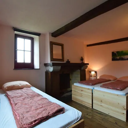 度假居 Monumental Holiday Home In Hotton Near Forest